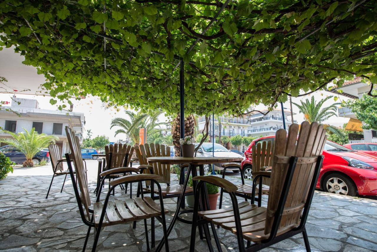 ניי פורי Hotel Alexandros מראה חיצוני תמונה